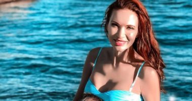 نيشان يتضامن مع مرضى "متلازمة داون" بنشر صورة لممثلة روسية مع ابنها