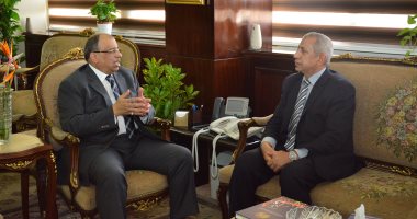 وزير التنمية المحلية يبحث مع رئيس الأكاديمية العربية للنقل البحرى التعاون المشترك