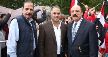 وكيل البرلمان يُشارك فى وقفة الجالية المصرية أمام الأمم المتحدة لدعم السيسى
