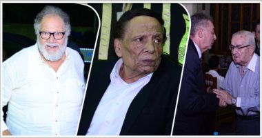 صور.. عادل إمام ويحيى الفخرانى ووزيرة الثفافة ووحيد حامد يقدمون واجب العزاء فى سمير خفاجى.. نبيلة عبيد ونقيب الممثلين وعزت العلايلى وليلى علوى وإلهام شاهين وصفاء أبوالسعود أبرز الحضور.. وفاروق صبرى يتلقى العزاء