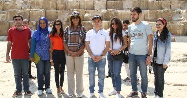وزيرة الهجرة ونظيرها الأرمينى فى جولة بالأهرامات ضمن أسبوع الجاليات