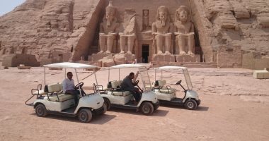 تسهيلا لحركة الزوار.. الآثار تنتهى من أعمال صيانة عربات الجولف بأبو سمبل