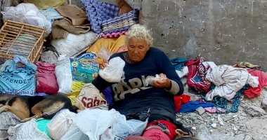 صور.. إيداع سيدة تعيش وسط القمامة والكلاب الضالة مصحة نفسية ببورسعيد