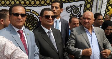 وزير البترول ومحافظ الجيزة يعلنان توصيل الغاز الطبيعى لمركز ومدينة العياط