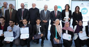 البنك الأهلى ووزارة التعليم يختتمان فعاليات مسابقة "الباحثون الشباب"