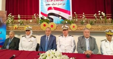 صور.. "فيها حاجة حلوة".. الشرطة تدخل الفرحة على قلوب الطلاب البسطاء.. تسدد مصروفات غير القادرين بالمدارس.. ووزير الداخلية: توطيد جسور الثقة والتعاون مع المواطنين أحد ثوابتنا