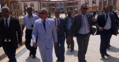 محافظ أسوان يفتتح مبانى كليات الألسن والحقوق والتجارة
