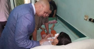 وكيل صحة يطمئن على الحالة الصحية لطفل العاشر بمستشفيات جامعة الزقازيق