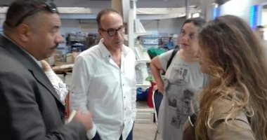 هيثم الحاج على يتابع تجهيزات هيئة الكتاب فى معرض عمان الدولى