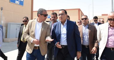 رئيس الوزراء يتفقد وحدات الإسكان الاجتماعى فى مدينة سوهاج الجديدة