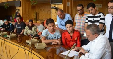 فيديو.. محافظ الإسماعيلية يناقش مع المواطنين حلول المشكلات الخدمية