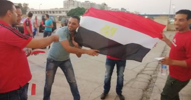 جماهير الأهلى تؤازر الأحمر أمام النجمة اللبنانى 