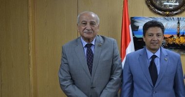 رئيس جامعة دمياط يستقبل مستشار وزير التعليم العالى والبحث العلمى 