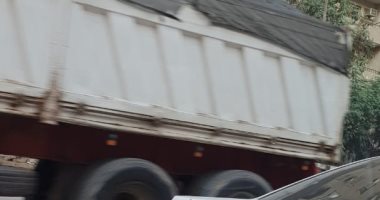  استيفاء المركبة عوامل المتانة والأمن والتوافق البيئى.. شروط قيادة التريلا على الطرق