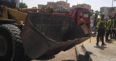 محافظ الجيزة يوجه بإزالة الإشغالات والتعديات من الطريق العام