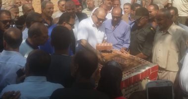 صور.. محافظ الغربية يتفقد مدينة السنطة.. ويشيد بجهود رفع القمامة