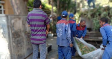 صور.. حى المعادى ينفذ حملة لرفع الإشغالات من شارع 9 بالتعاون مع هيئة النظافة