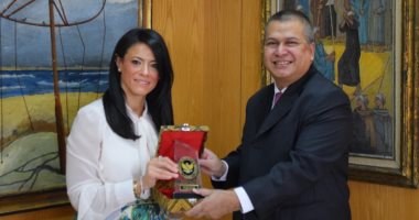 وزيرة السياحة تبحث إمكانية الاستفادة من تجربة إندونيسيا للنهوض بالقطاع
