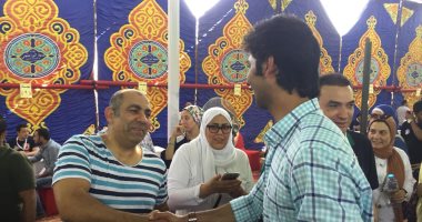 صور.. الفنان محسن منصور يسجل فى عمومية اللائحة بالأهلى