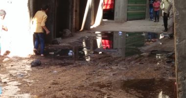 صور.. غرق شوارع قرية السيالة بالصرف الصحى والأهالى يستغيثون