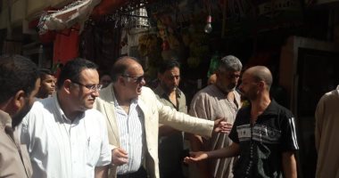 محافظ الإسكندرية يتفقد شوارع حى وسط ويشدد على حل مشاكل البنية التحتية