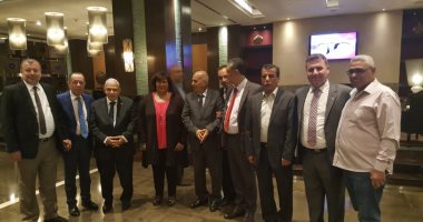 وزيرة الثقافة تبحث مشاركة دور النشر باليوبيل الذهبى لمعرض الكتاب.. صور