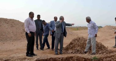 صور.. محافظ الأقصر يزور المدينة الصناعية بالبغدادى لمتابعة بناء المصانع للمستثمرين