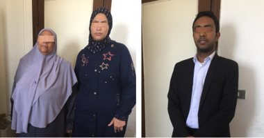 القبض على سيدتين وراء سحب 2 مليون من حساب عميلة بانتحال صفتها