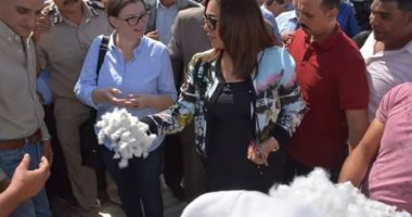 صور.. محافظ دمياط تشهد الاحتفال بيوم حصاد القطن بكفر سعد‎