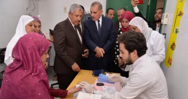 صور.. محافظ أسيوط: نستهدف الكشف على 55 ألف مواطن يوميا للقضاء على فيروس سى