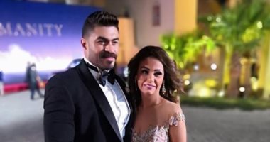 كيف احتفل خالد سليم وزوجته بعيد زواجهما السابع 