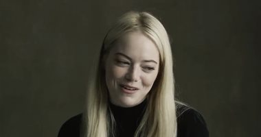 إيما ستون تروج للموسم الجديد من Maniac بصور جديدة