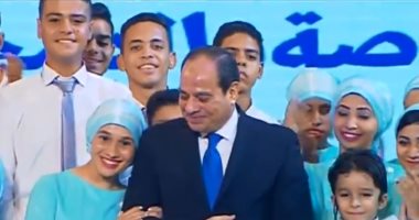 والدة طفلى الشهيد بعد تكريمهم: "سعيدة بتكريم الرئيس وصوتنا أصبح مسموع"
