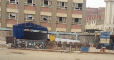 قارئ يشكو من انتشار الباعة الجائلين بحى الأربعين فى السويس