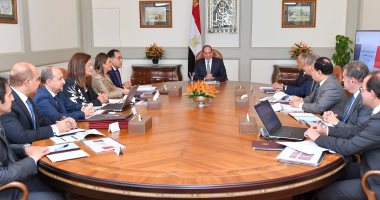 السيسي يتابع الموقف الاقتصادى والرؤية المستقبلية باجتماع المجموعة الوزارية