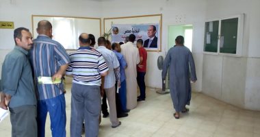 صور.. قوافل مبادرة "كلنا واحد" بالوادى الجديد تقدم خدماتها للأهالى