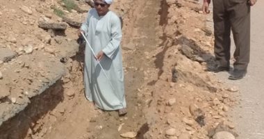  وكيل كهرباء الأقصر يتفقد إنشاء لوحة توزيع الديمقراط بأرمنت