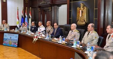السيسى يجتمع بالمجلس الأعلى للقوات المسلحة.. الرئيس يهنئ الشعب المصرى والضباط والجنود بمناسبة ذكرى حرب أكتوبر المجيدة.. ويشيد بجهود مكافحة الإرهاب.. ويوجه بمواصلة التأهب والاستعداد القتالى