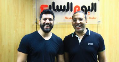 صور.. حسن الرداد يزور صالة تحرير "اليوم السابع" ويشيد بدورة العمل