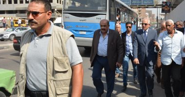 محافظ الجيزة يقود حملة لإزالة أبراج مخالفة بالعجوزة والعمرانية والوراق.. صور