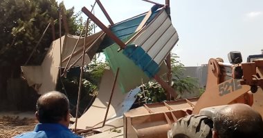 صور.. إزالة 26 حالة تعدٍ على أملاك الدولة فى قريتين بالمحلة