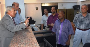 محافظ أسوان يشدد على مواجهة ظاهرة التنمر والتدخين بين طلاب المدارس