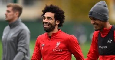 محمد صلاح ينجو من عقوبات الشرطة الإنجليزية فى قضية القيادة بالمحمول