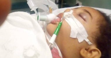 صور.. الطفلة "رقية" بين الحياة والموت وأهلها مديونين بـ 20 ألف جنيه