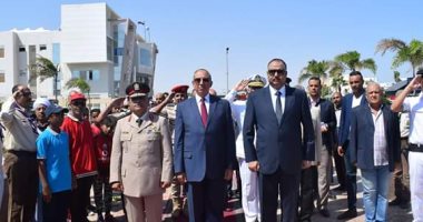محافظ البحر الأحمر يضع إكليل زهور على النصب التذكارى احتفالا بذكرى نصر أكتوبر