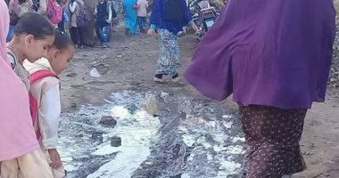 قارئ يشكو انتشار مياه الصرف الصحى بشوارع قرية عبد الباعث الفقى بكفر الشيخ