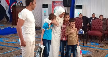 فيديو وصور.. سجينة مفرج عنها: هاشوف أولادى بعد 3 سنوات شكرا للرئيس الإنسان