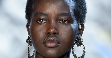 الإكسسوارت كبيرة الحجم تسيطر على عروض أزياء Paris Fashion Week لربيع 2019