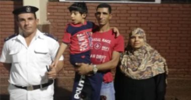 شرطة النقل والمواصلات تعيد طفل من ذوى الاحتياجات الخاصة لأسرتة