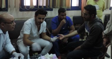 قوافل فيروس "سى" تصل أقسام الشرطة والسجون.. الداخلية تسحب عينات من الضباط والأفراد والنزلاء للكشف المبكر عن المرض.. حقوق الإنسان بالبرلمان: الوزارة توفر الرعاية الصحية بشقيها الوقائى والعلاجى للسجناء